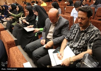 نشست خبری قاسم‌زاده