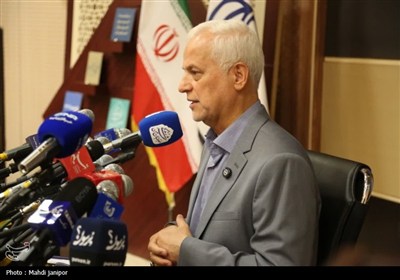 نشست خبری قاسم‌زاده