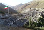 رئیس جمهور باند شرقی منطقه 2 آزادراه تهران ـ شمال را افتتاح کرد/ شاهکار مهندسی با 16 تونل و 12 پل