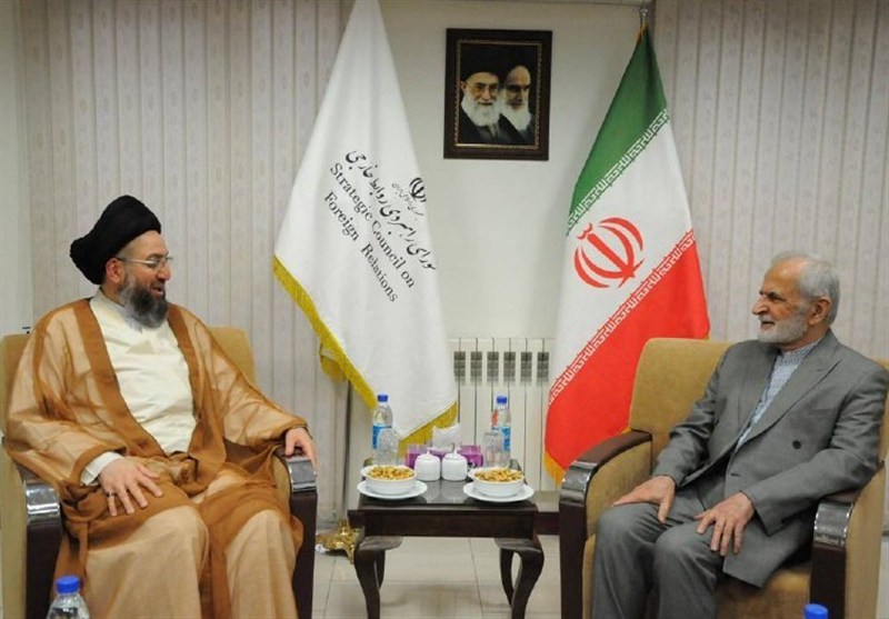 الحكيم وخرازي يؤكدان على تعزيز التعاون الإقليمي