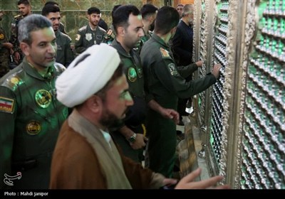 حضور فرماندهان و خلبانان هوانیروز اصفهان در حرم حضرت زینب(س)