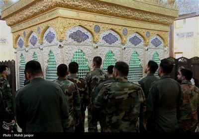 حضور فرماندهان و خلبانان هوانیروز اصفهان در حرم حضرت زینب(س)