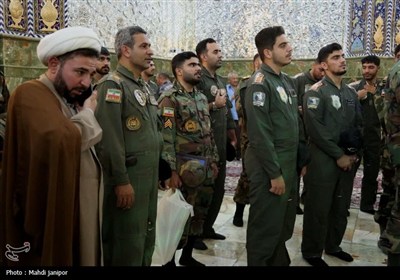 حضور فرماندهان و خلبانان هوانیروز اصفهان در حرم حضرت زینب(س)