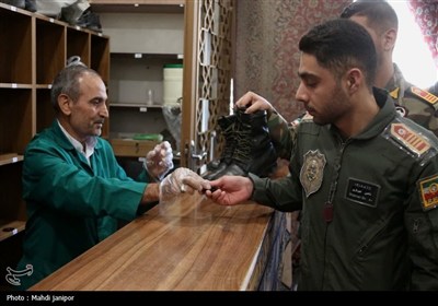 حضور فرماندهان و خلبانان هوانیروز اصفهان در حرم حضرت زینب(س)