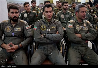 حضور فرماندهان و خلبانان هوانیروز اصفهان در حرم حضرت زینب(س)