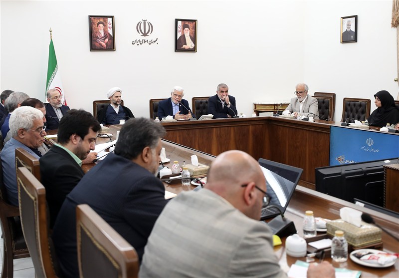 عارف: راهبرد اصلی نظام ریشه‌کن کردن مفاسد اقتصادی است