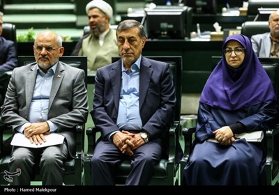 تیتر: جلسه غیر علنی مجلس با حضور رئیس‌جمهور و اعضای هیئت دولت
