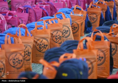 توزیع 4000 بسته لوازم التحریر بین دانش آموزان نیازمند درهمدان
