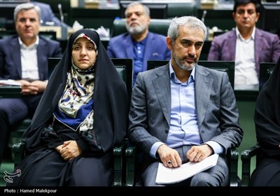 تیتر: جلسه غیر علنی مجلس با حضور رئیس‌جمهور و اعضای هیئت دولت