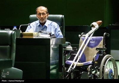 تیتر: جلسه غیر علنی مجلس با حضور رئیس‌جمهور و اعضای هیئت دولت