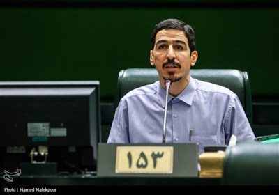 تیتر: جلسه غیر علنی مجلس با حضور رئیس‌جمهور و اعضای هیئت دولت