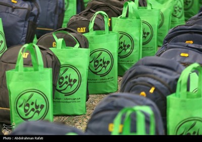 توزیع 4000 بسته لوازم التحریر بین دانش آموزان نیازمند درهمدان