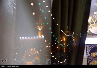 حال و هوای حرم مطهر رضوی در شب میلاد پیامبر اکرم