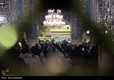 حال و هوای حرم مطهر رضوی در شب میلاد پیامبر اکرم