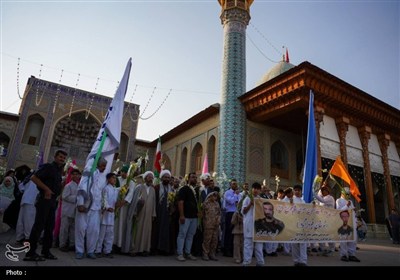 تشرف کاروان پیاده شهرستان فیروزآباد به حرم مطهر شاهچراغ (ع)
