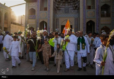 تشرف کاروان پیاده شهرستان فیروزآباد به حرم مطهر شاهچراغ (ع)