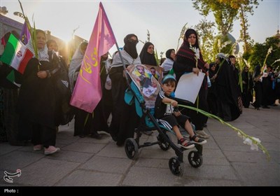 تشرف کاروان پیاده شهرستان فیروزآباد به حرم مطهر شاهچراغ (ع)