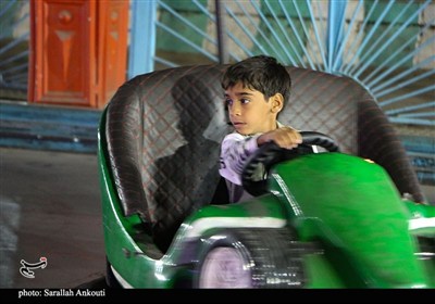 هیجان و شور و نشاط در شهربازی کرمان
