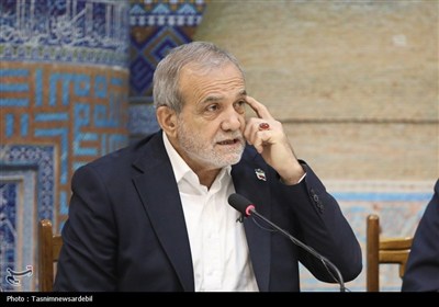 دیدار صمیمی سرمایه‌داران اردبیلی با رئیس‌جمهور پزشکیان