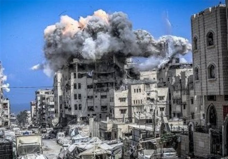 الدفاع المدني بغزة: الإحتلال يسعى لزعزعة الأحياء السكنية بقصفها