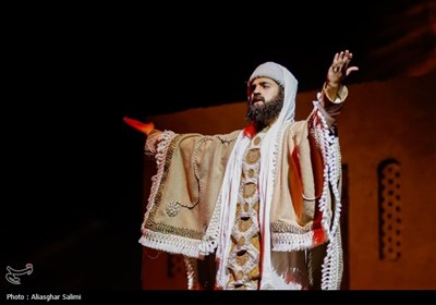 تئاتر میدانی سرزمین خورشید