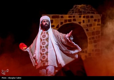 تئاتر میدانی سرزمین خورشید