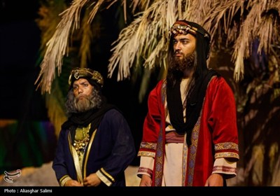 تئاتر میدانی سرزمین خورشید
