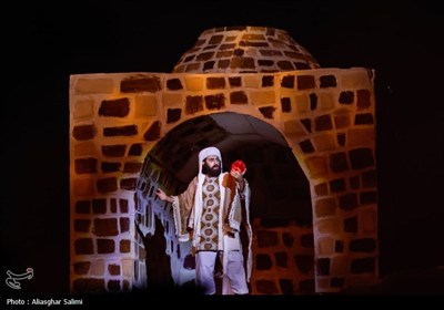 تئاتر میدانی سرزمین خورشید