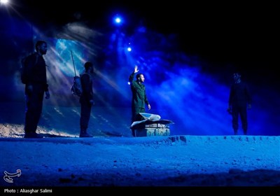 تئاتر میدانی سرزمین خورشید