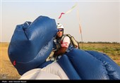 Skydiving Competition Held in Iran