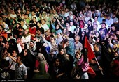 Жители Тегерана провели уличное празднование в честь дня рождения Пророка Ислама