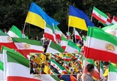 دختران و پسران اجاره‌ای در تجمع منافقین