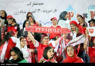 دیدار تیم‌های فوتبال پرسپولیس و فولاد
