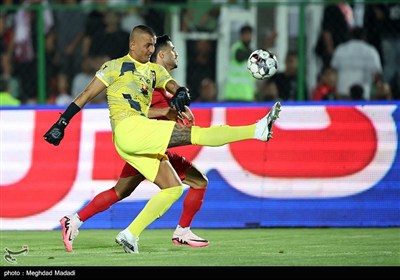 دیدار تیم‌های فوتبال پرسپولیس و فولاد