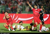 دیدار تیم‌های فوتبال  پرسپولیس و فولاد