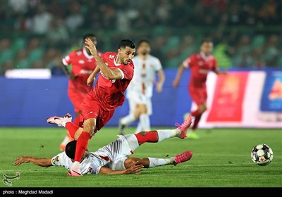 دیدار تیم‌های فوتبال پرسپولیس و فولاد