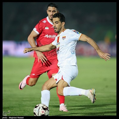 دیدار تیم‌های فوتبال پرسپولیس و فولاد