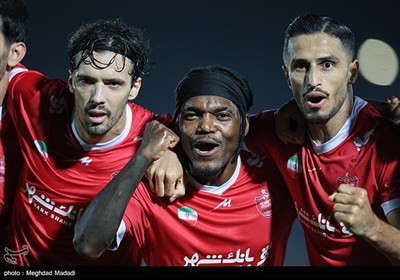 دیدار تیم‌های فوتبال پرسپولیس و فولاد