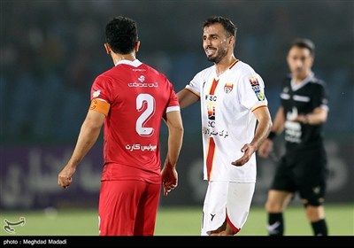 دیدار تیم‌های فوتبال پرسپولیس و فولاد