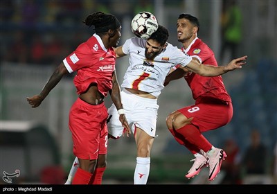 دیدار تیم‌های فوتبال پرسپولیس و فولاد