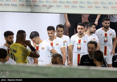 دیدار تیم‌های فوتبال پرسپولیس و فولاد