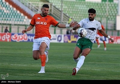 دیدار تیم‌های فوتبال ذوب‌آهن اصفهان و مس رفسنجان