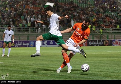 دیدار تیم‌های فوتبال ذوب‌آهن اصفهان و مس رفسنجان