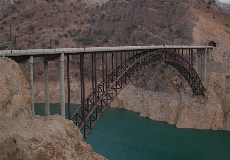 شاهکار مهندسان ایرانی بر فراز دریاچه سد گلورد/ ساخت بلندترین و بزرگ‌ترین سازه زیرقوسی + فیلم
