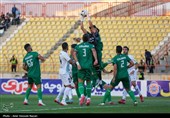 دیدار تیم های فوتبال شمس آذر و پیکان