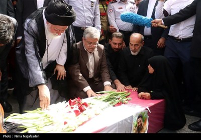 مراسم تشییع پیکر آتش‌نشان فداکار شهید رضا فخریان