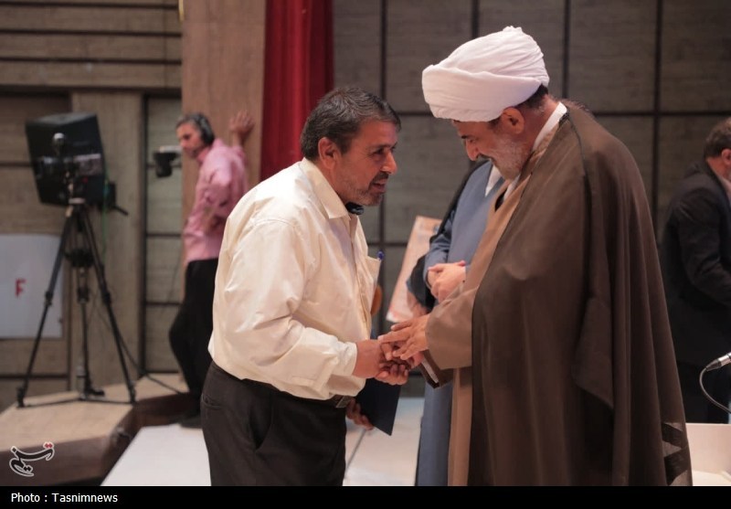 با برگزاری همایش یاوران وقف؛ وقف یاوران قم تقدیر شدند+ تصویر با برگزاری همایش یاوران وقف؛ وقف یاوران قم تقدیر شدند+ تصویر