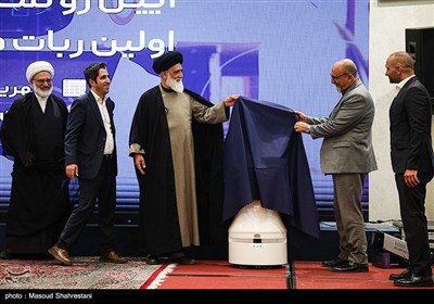 رونمایی از (روبولگال) نخستین روبات وکیل ایران