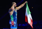 بزشکیان یهنئ بفوز المنتخب الوطنی للمصارعة الحرة ببطولة العالم