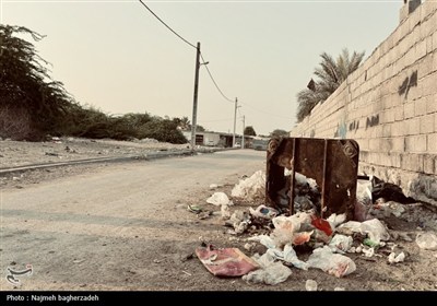سنگ‌کن شرقی بندرعباس؛ زندگی در کوچه‌های خاکی و فاضلاب روان